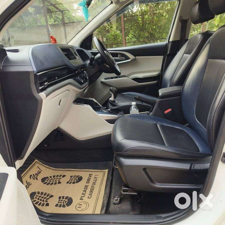 Kia Carens 1.5 Premium 7 Str, 2023, Petrol