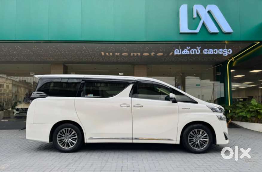 Toyota Vellfire Vip – Executive Lounge, 2022, Petrol