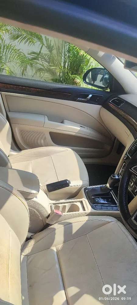 Skoda Superb 2015 Petrol 73000 Km Driven