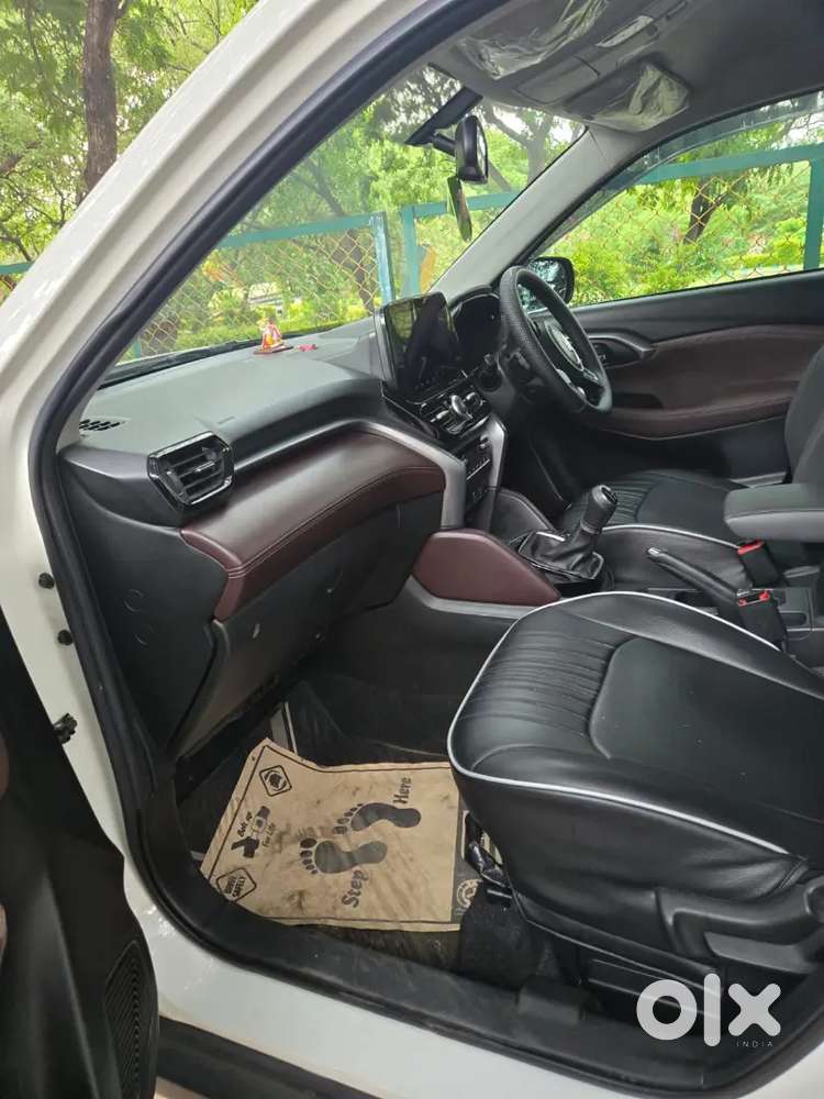 Maruti Suzuki Grand Vitara 2024 Petrol
