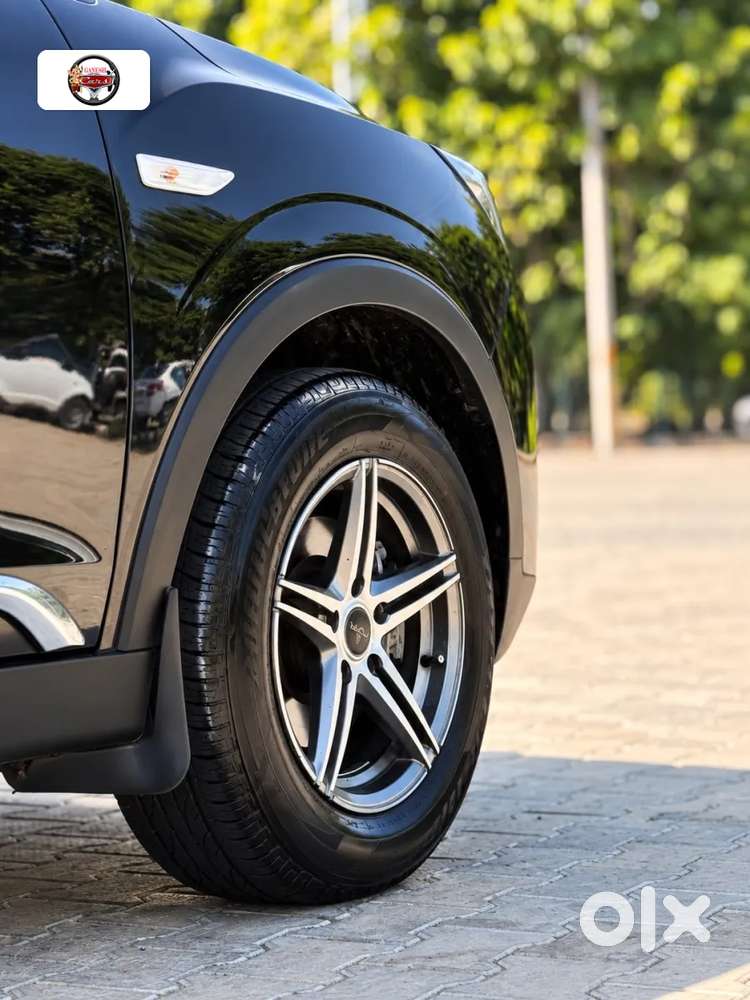 Mahindra Xuv300 W4, 2023, Petrol