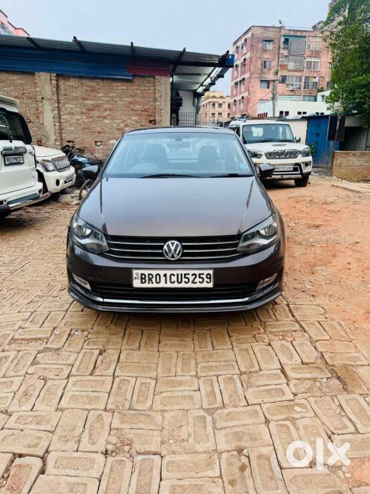 Volkswagen Vento 1.2 Highline Plus At 16 Alloy, 2016, Petrol