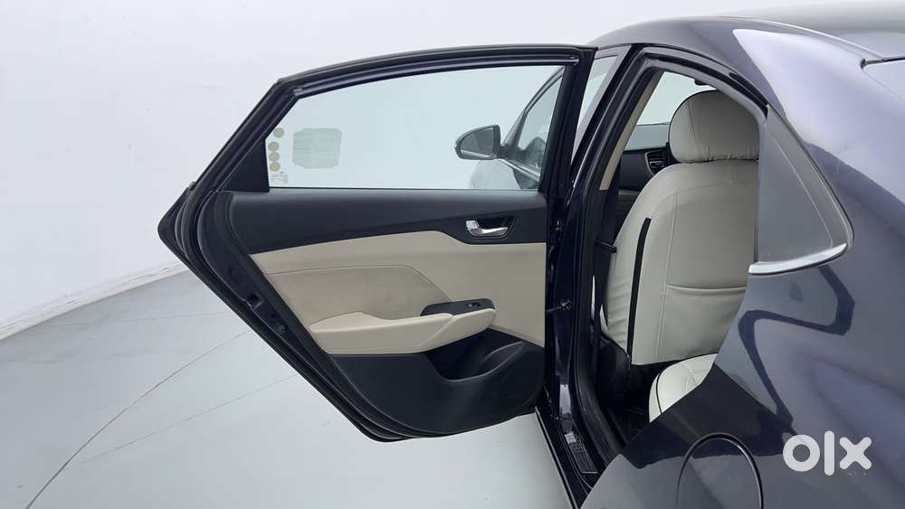 Hyundai Verna 1.5 Sx Vtvt Ivt, 2022, Petrol