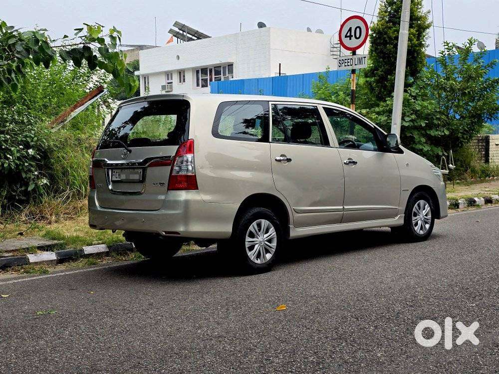 Toyota Innova 2.5 G (diesel) 7 Seater Bs Iv, 2015, Diesel
