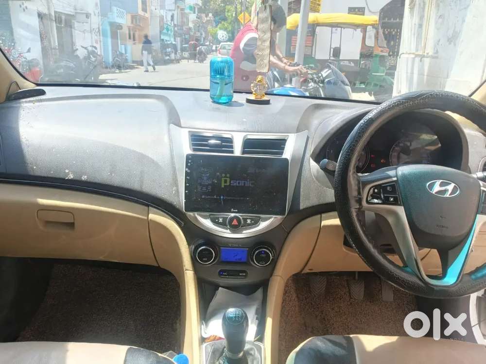 Hyundai Verna 2012