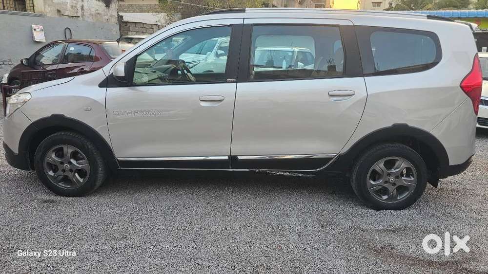 Renault Lodgy Stepway Edition 8 Seater, 2016, Diesel