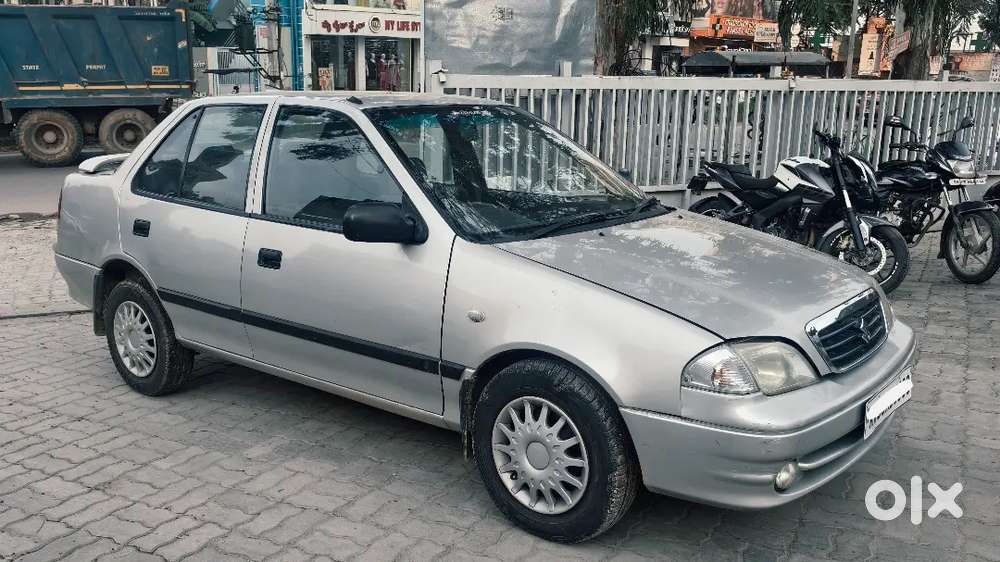 Maruti Suzuki Esteem Lxi 2005 Petrol Manual