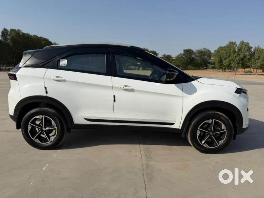 Tata Nexon Creative Plus 1.2 Revotron Petrol 7dca, 2025, Petrol