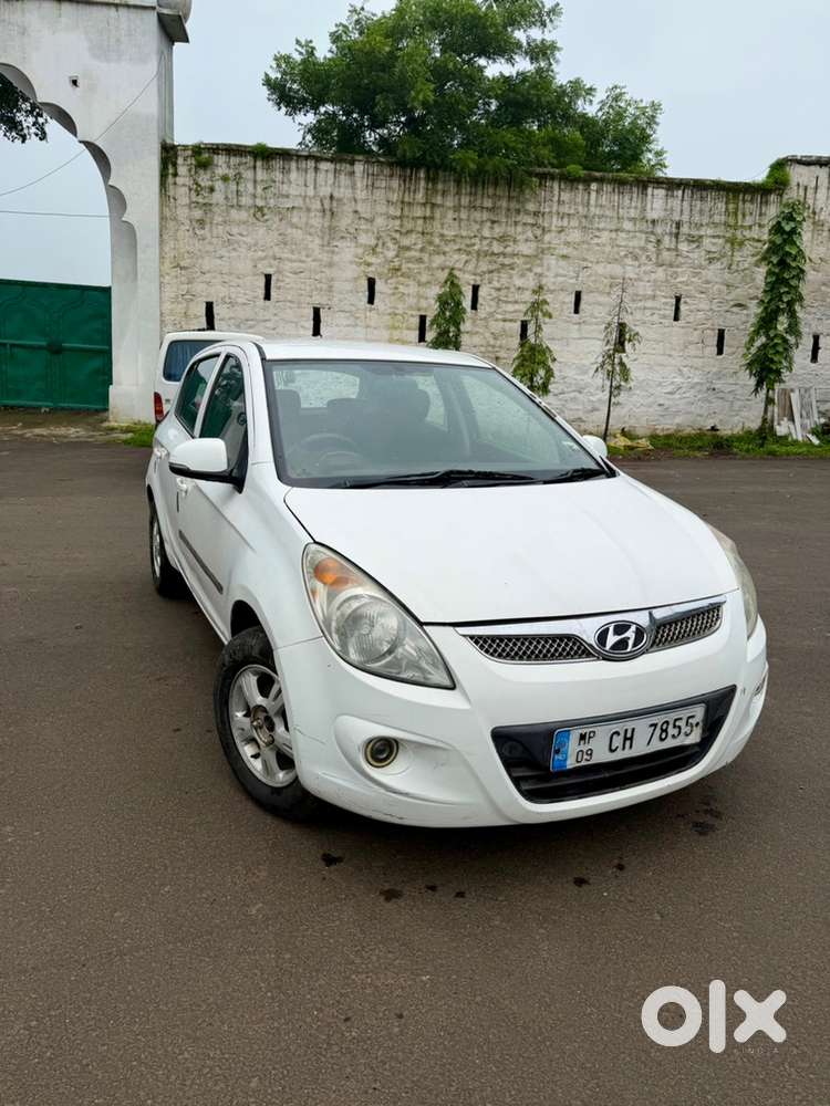 Hyundai I20 Sportz Petrol 2011