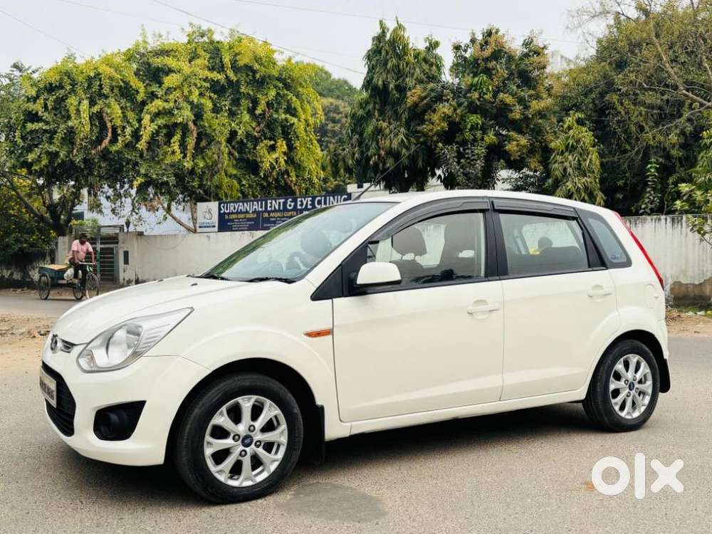 Ford Figo, 2014, Petrol