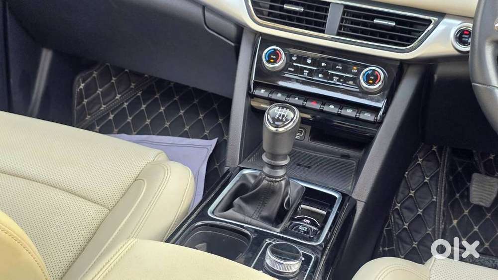 Mahindra Xuv700 2.2 Ax 7 Diesel Mt Luxury Pack Str, 2024, Diesel