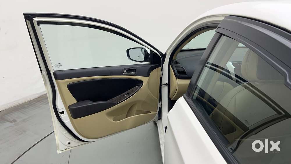 Hyundai Verna Fluidic 1.6 Vtvt Sx, 2016, Petrol