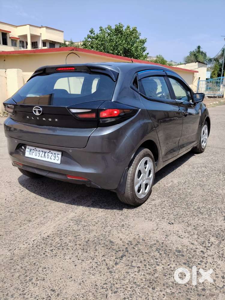 Tata Altroz 1.2 Xm Plus, 2023, Petrol