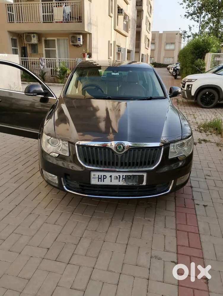 Skoda Superb 2011 Petrol 49216 Km Driven