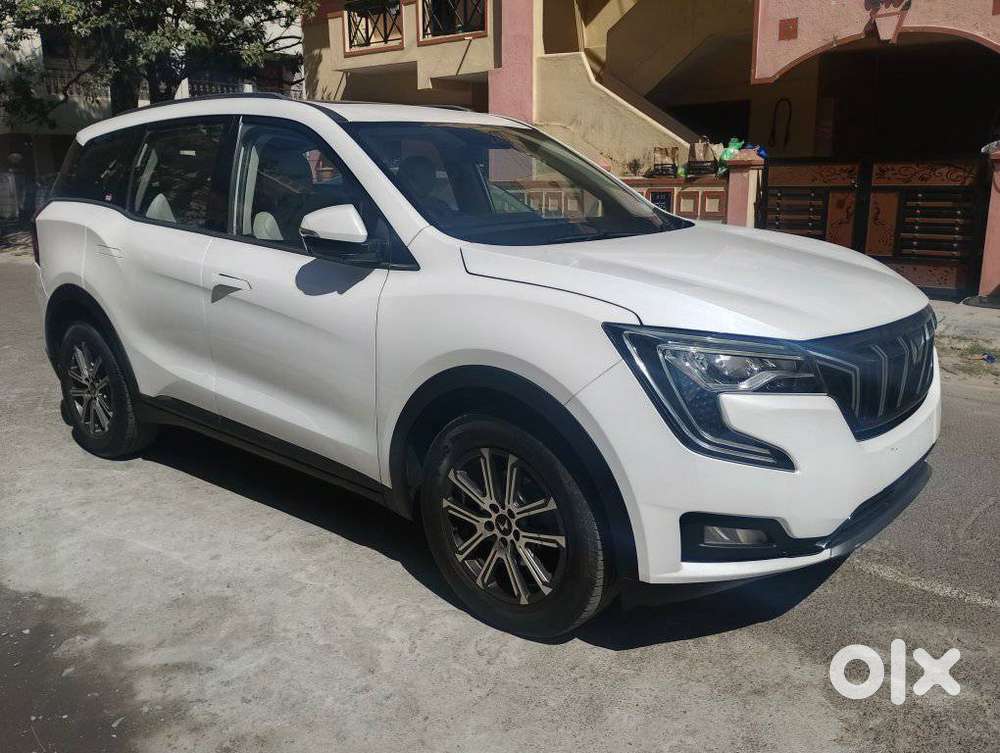 Mahindra Xuv700 2.0 Ax 7 Petrol Mt Str, 2023, Petrol