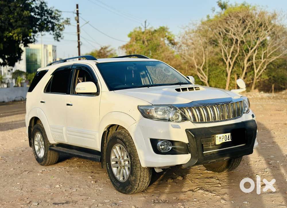 Toyota Fortuner 4x4 Manual Limited Edition, 2014, Diesel