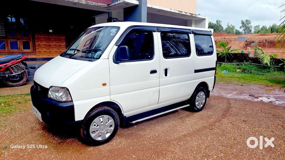 Maruti Eeco Smiles 2025
