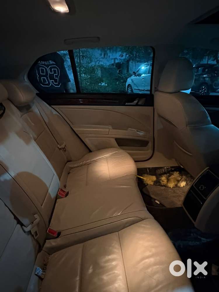 Skoda Superb Elegance 2013 Model