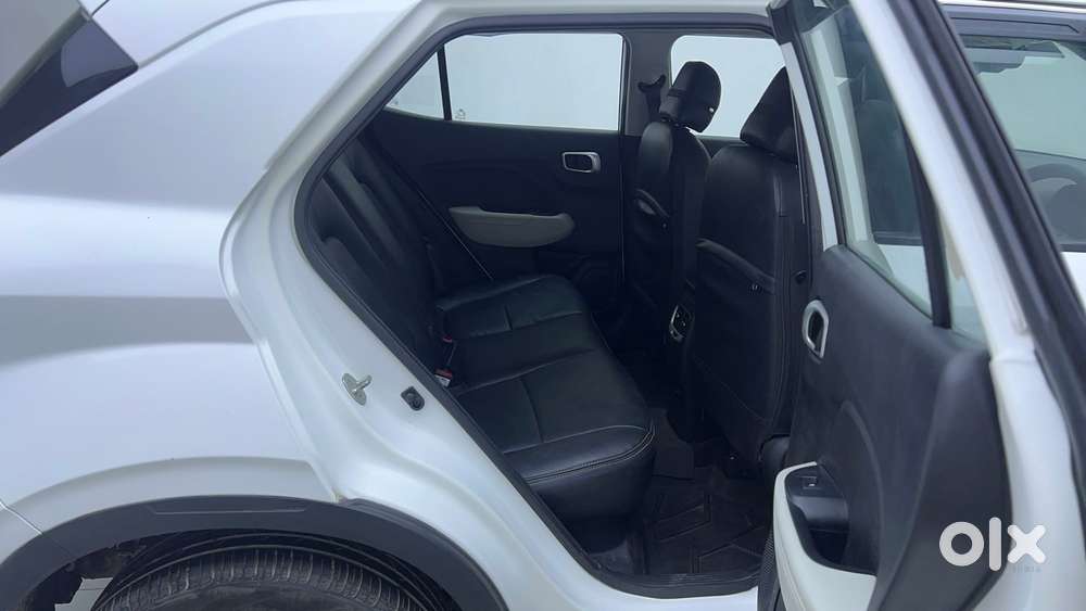 Hyundai Venue 1.0 Sx (o) Turbo Dct, 2023, Petrol