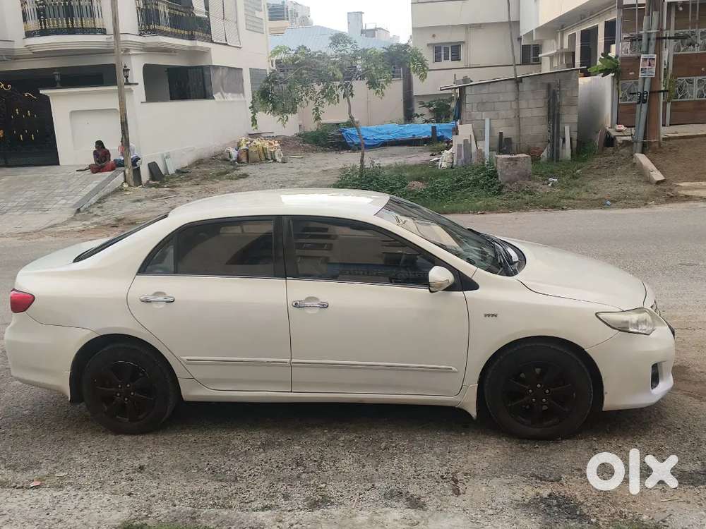 Toyota Corolla Altis 2012