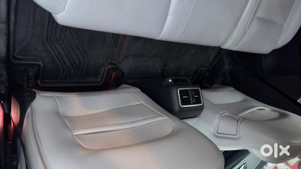 Mahindra Xuv700 2021 Petrol Well Maintained