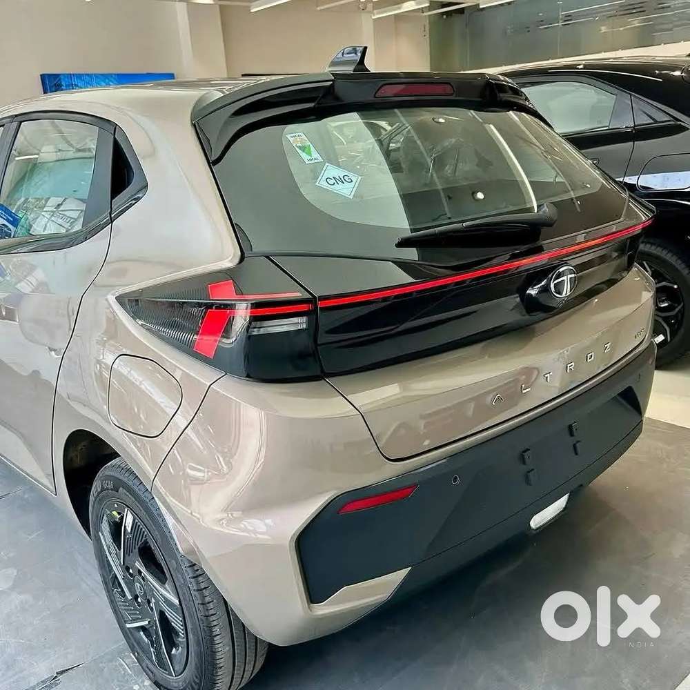 Tata Altroz Available 
Yearback 2025 Models Available &2026 Available
