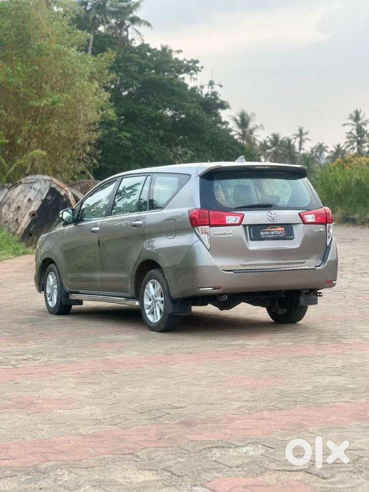 Toyota Innova Crysta 2.4 V, 2016, Diesel