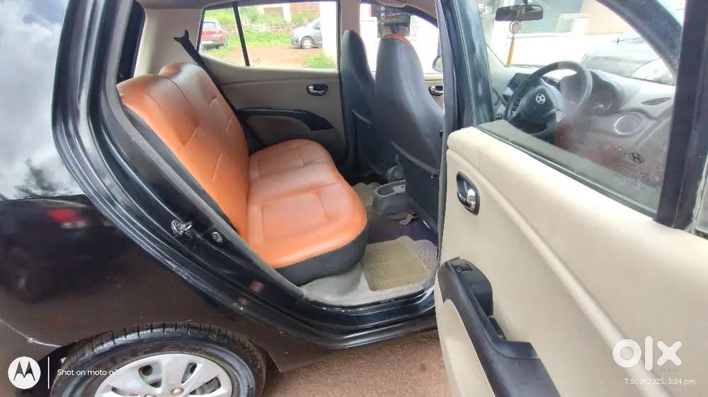 Hyundai I10 Sportz 2012 Touch Screen Reverse Camera Leather Seats