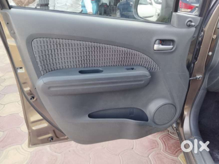 Maruti Suzuki Ritz Vxi, 2013, Petrol