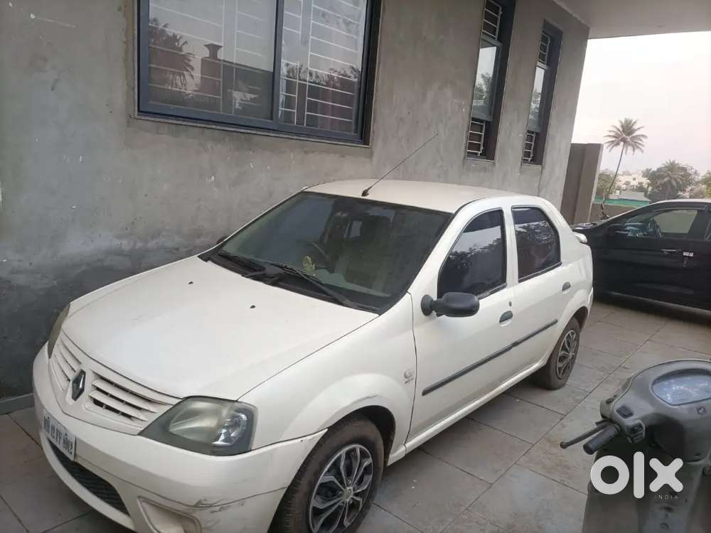 Saloon Perl White