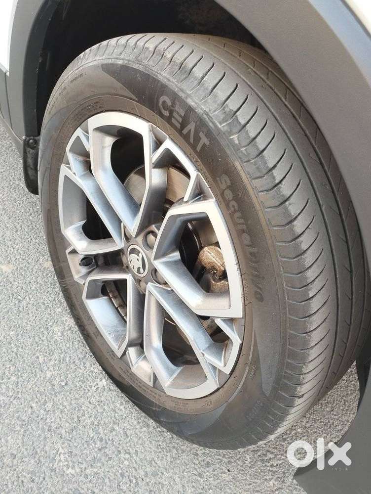 Skoda Kushaq Anniversary Edition 1.5l Tsi Dsg, 2022, Petrol