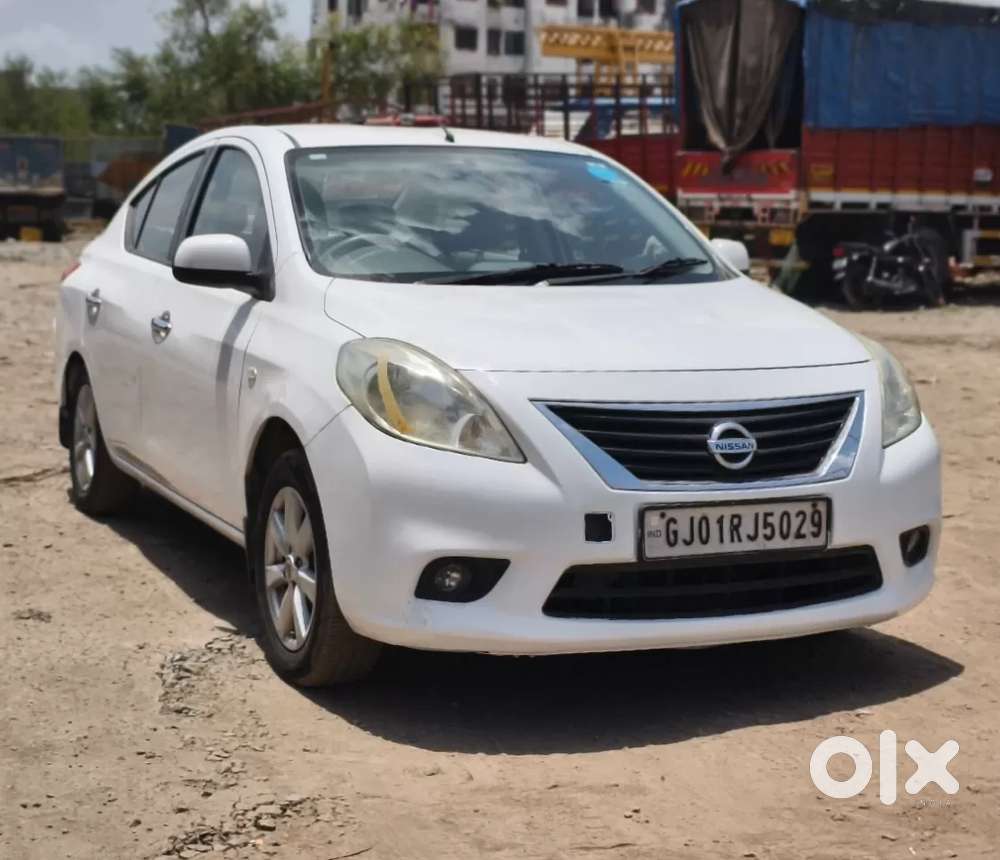 Nissan Sunny, 2015, Petrol