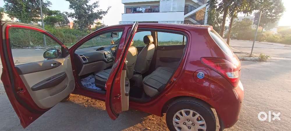 Hyundai New I20 2011 Petrol 33000 Km Driven