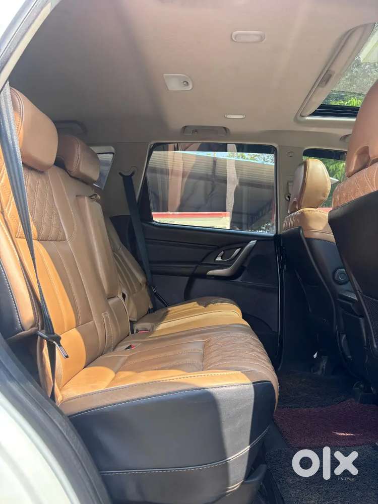 Mahindra
Xuv 500 W11