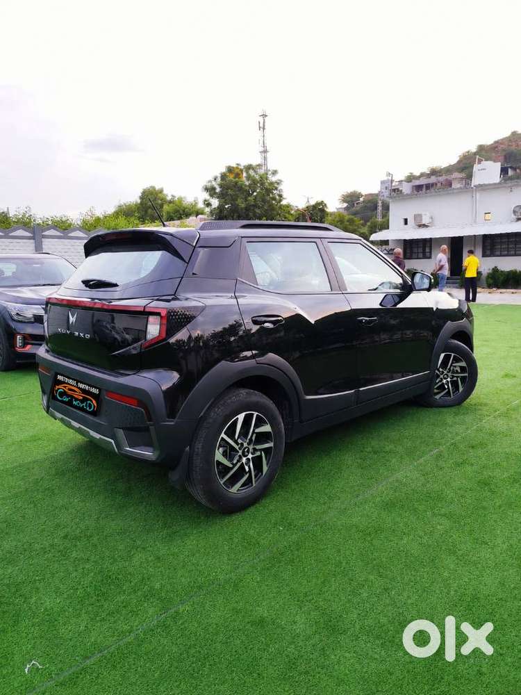 Mahindra Xuv 3xo Ax5l Pg Mt, 2025, Petrol