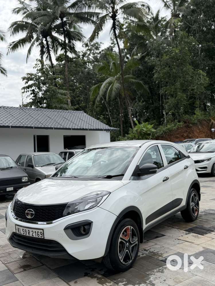 Tata Nexon 1.2 Revotron Xm (s), 2017, Diesel