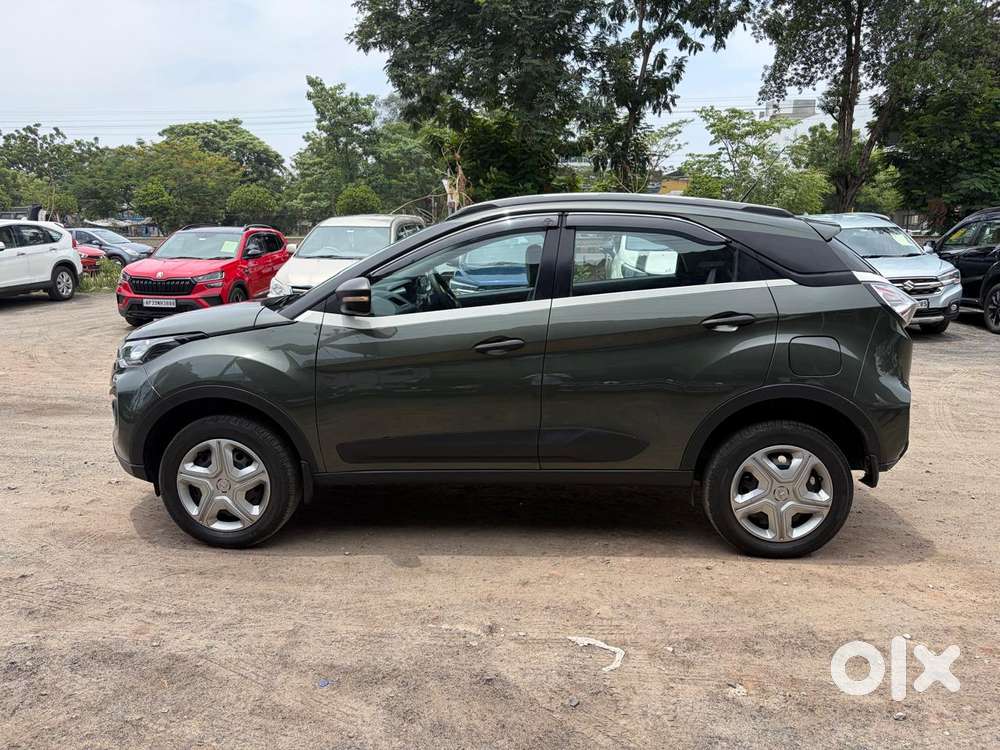 Tata Nexon 1.5 Revotorq Xm (s), 2023, Petrol