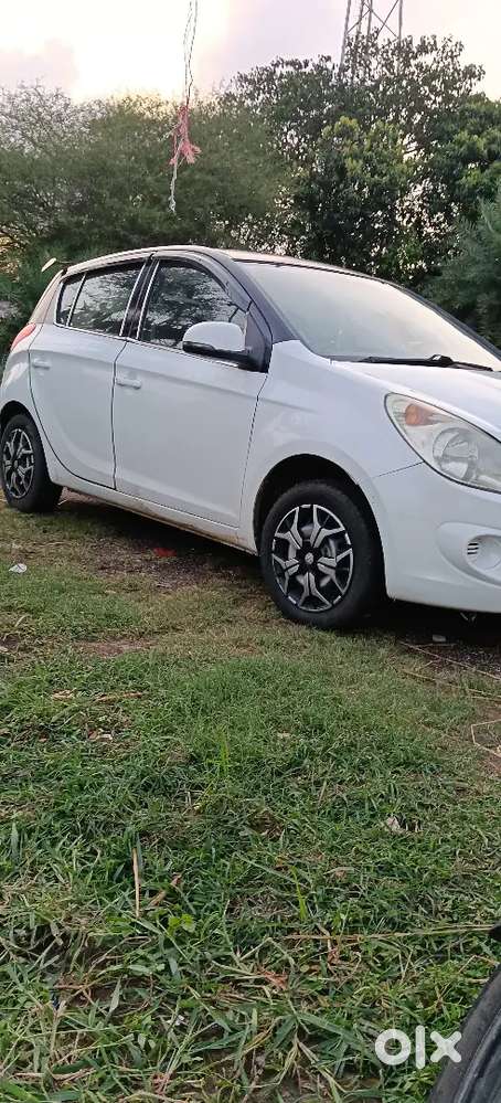 Hyundai I20 Sportz 2011 A1 Condition Child Ac Cng+petrol