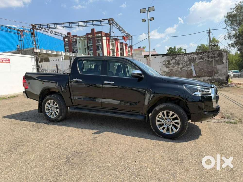 Toyota Hilux 2024 Diesel(2025 Registered)24733 Km Driven