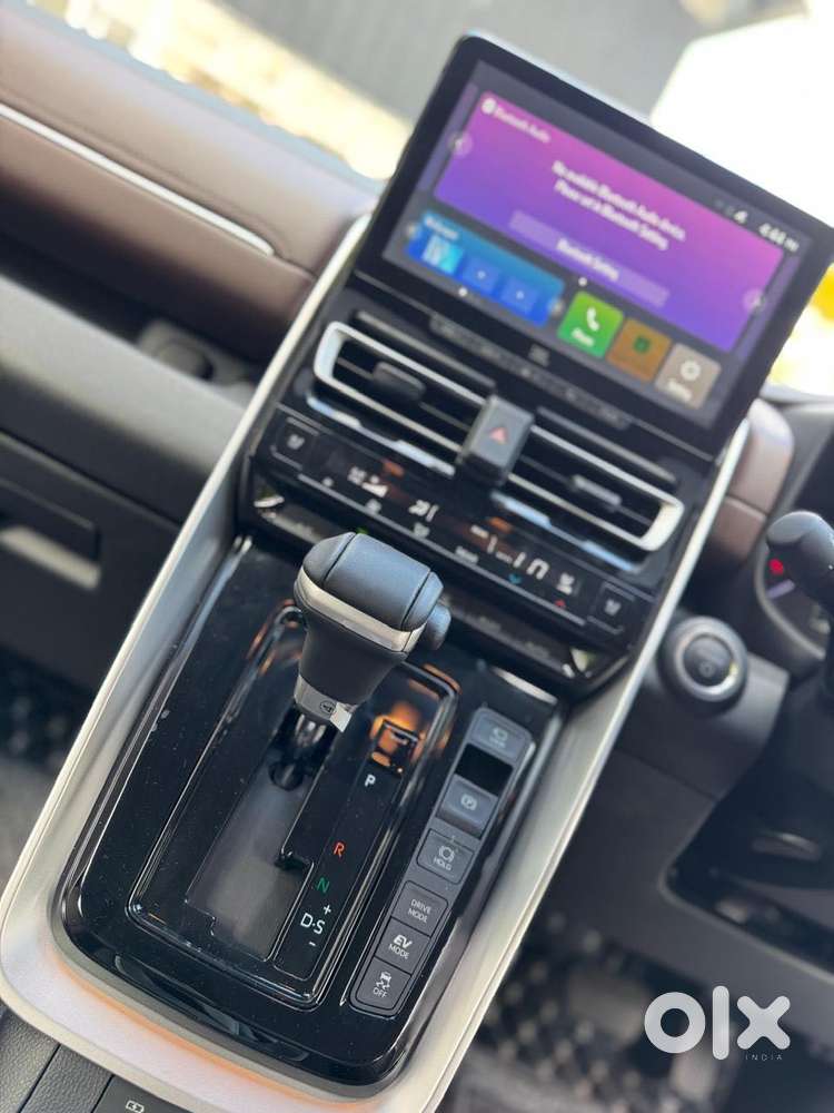 Toyota Innova Hycross 2.0 Zx (o) Hybrid 7 Str, 2025