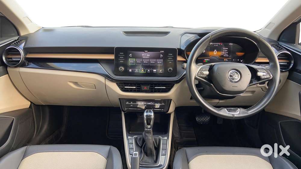 Skoda Slavia 1.0 Tsi Style At, 2023, Petrol