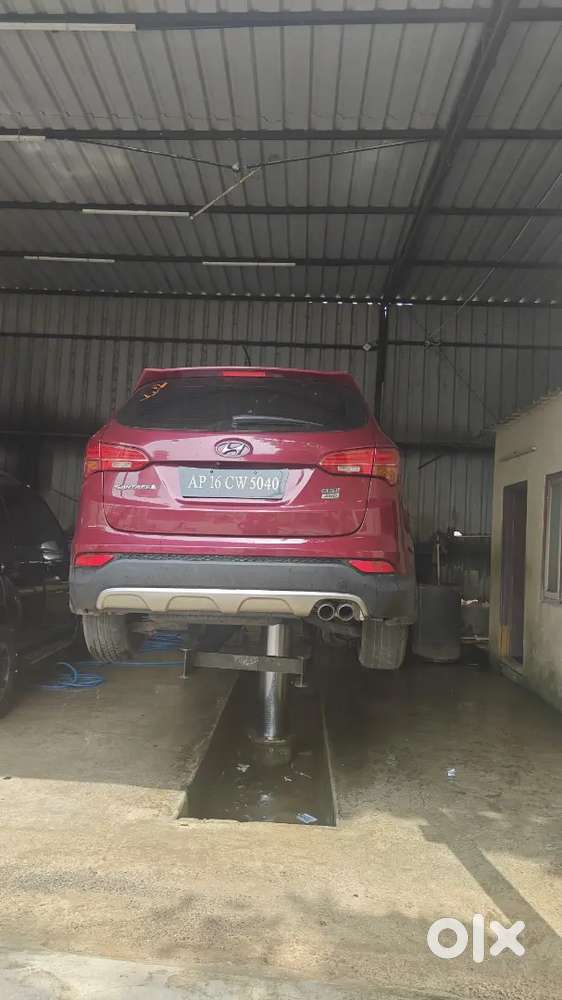 Hyundai New Santa Fe 2014 Diesel 142000 Km Driven