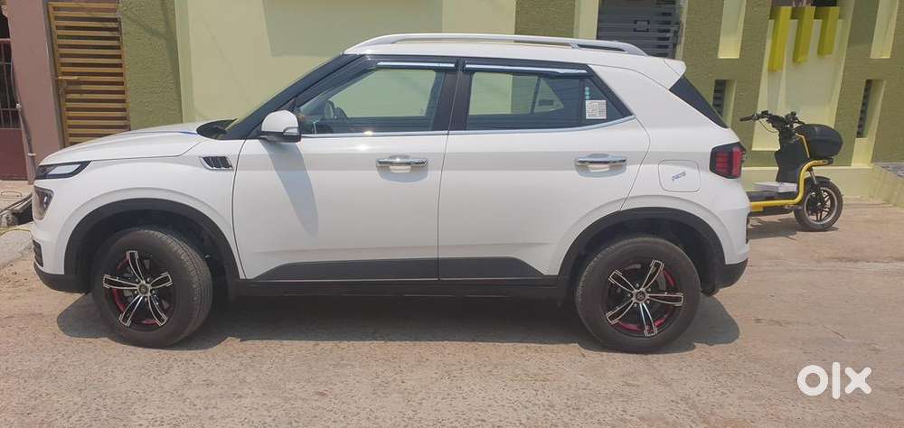 Hyundai Venue 2023 Petrol Good Condition