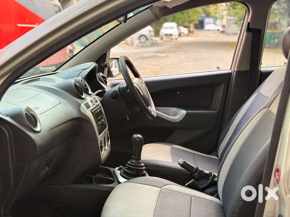 Ford Figo 2010-2012 Petrol Titanium, 2012, Petrol