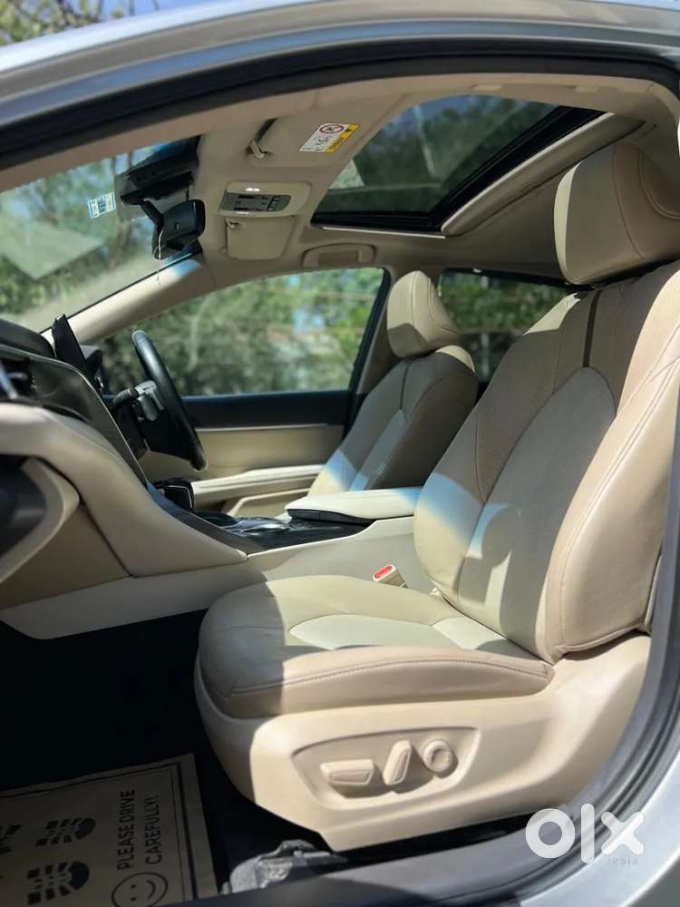 Toyota Camry Hybrid, 2022, Petrol