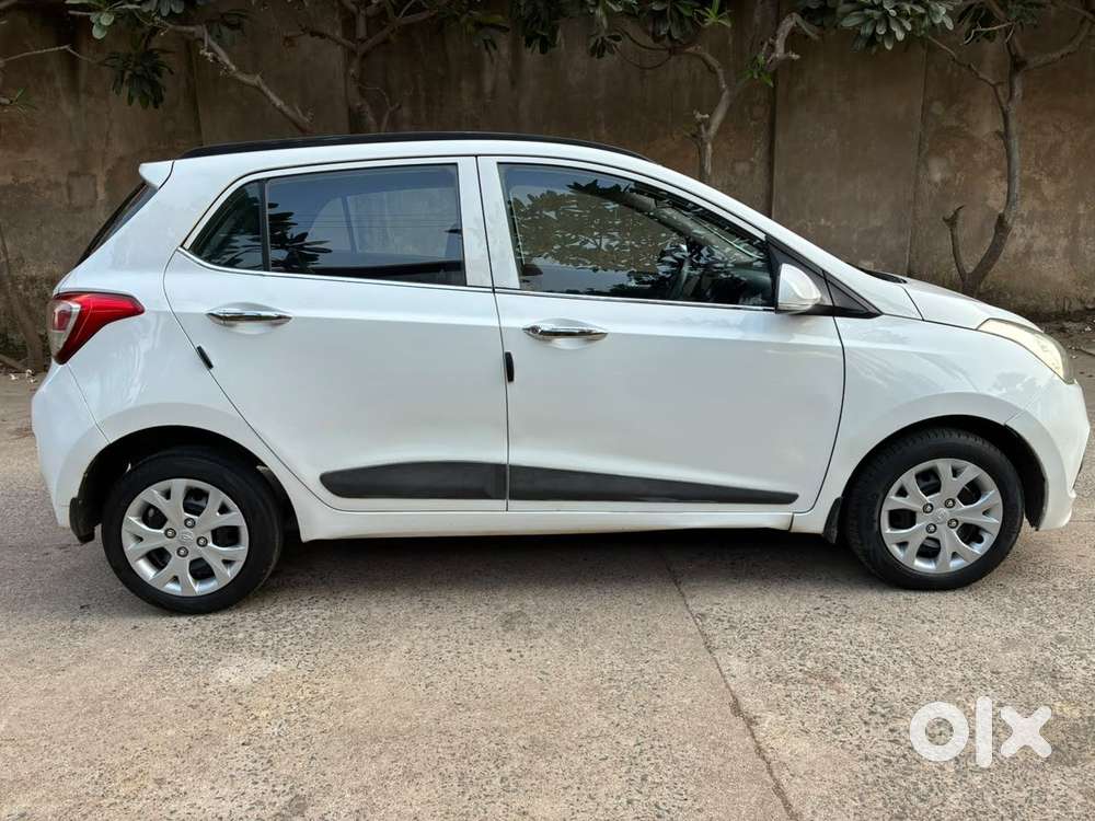 Hyundai Grand I10 Sportz Edition, 2015, Petrol
