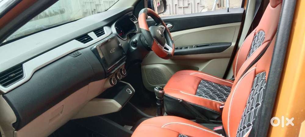 Renault Triber Rxz, 2022, Petrol