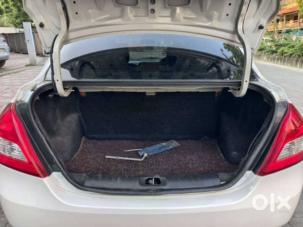 Maruti Suzuki Swift Dzire 1.2 Vxi Bsiv, 2014, Petrol
