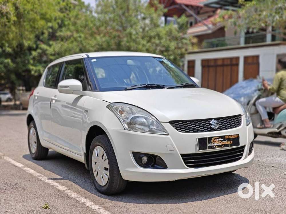 Maruti Suzuki Swift Vxi + Manual, 2013, Petrol