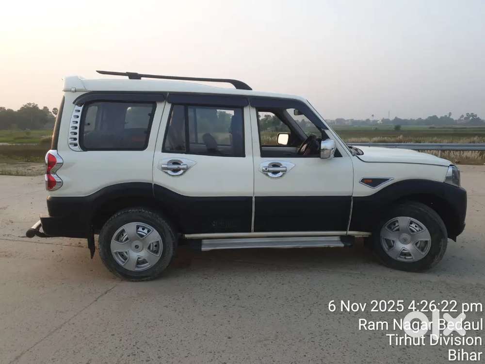 Mahindra Scorpio S4 2015